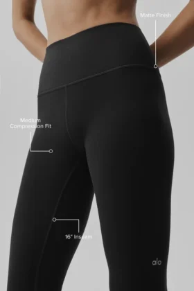 16″ Capri-Hose mit High-Waist-Design und Airbrush-Effekt – Schwarz