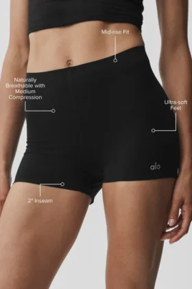 2″ Alo Softsculpt Mid-Rise Short – Schwarz