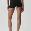 2" Alo Softsculpt Mid-Rise Short – Schwarz