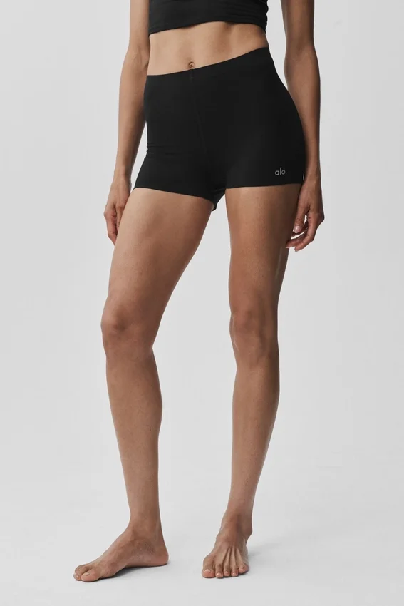 2" Alo Softsculpt Mid-Rise Short – Schwarz
