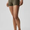 3" Alo Softsculpt High-Waist Precision Short – Olive Tree