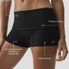 3" Alo Softsculpt Low-Rise Foldover-Shorts – Schwarz