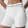 4" High-Waist Airbrush-Shorts „Heart Throb“ – Weiß/Schwarz