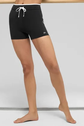 4" High-Waist Airbrush-Shorts im Race-Pace-Stil – Schwarz/Weiß