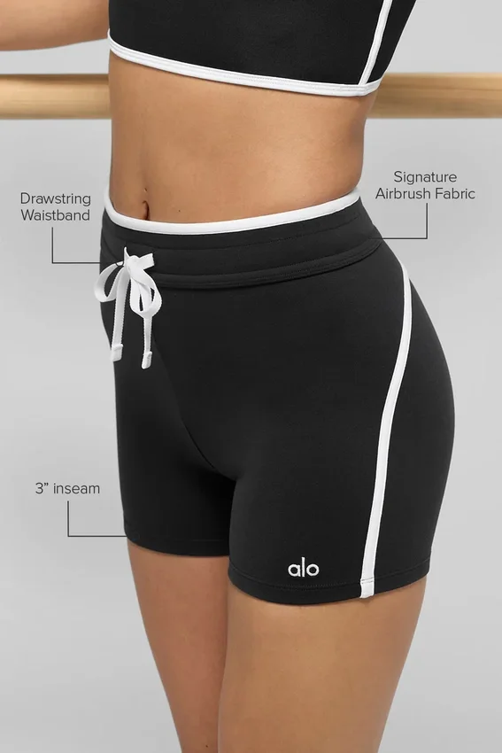 4" High-Waist Airbrush-Shorts im Race-Pace-Stil – Schwarz/Weiß