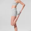 4“ High-Waist Alosoft Heart Throb Shorts – Athletic Heather Grey/Weiß