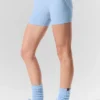 4” High-Waist Alosoft Heart Throb Shorts – Seashell Blue Heather/Weiß