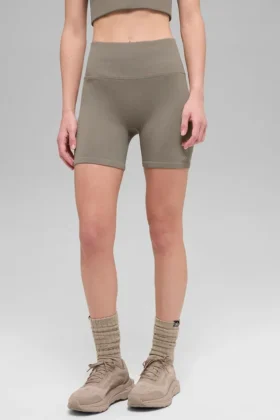5″ Nahtlose gerippte „Favorite“-Shorts – Light Cocoa