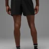 5" Traction Shorts – Schwarz