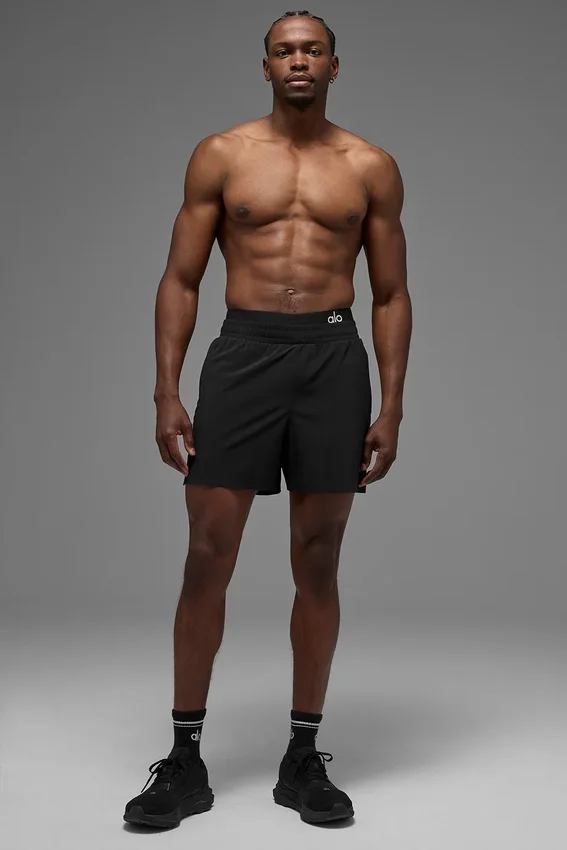 5" Traction Shorts – Schwarz