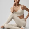 7/8-High-Waist Alosoft Heart Throb Leggings – Oatmeal Heather/Weiß
