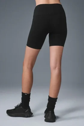 7″ High-Waist Biker-Shorts – Schwarz