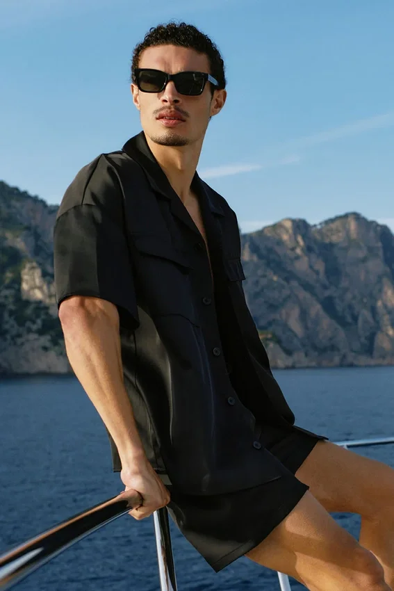 7" Satin Horizon Shorts – Schwarz
