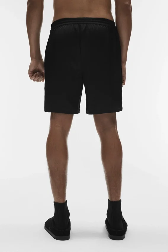 7" Satin Horizon Shorts – Schwarz
