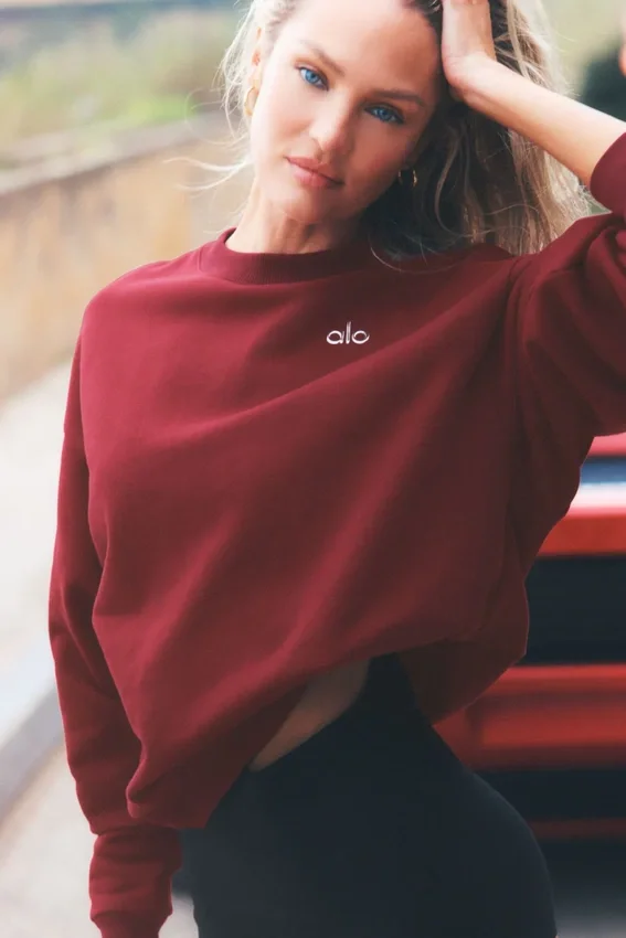 Accolade Rundhals-Pullover – Summer Romance Red