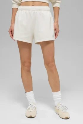 Accolade Shorts – Elfenbein
