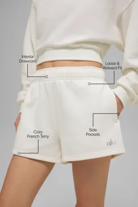 Accolade Shorts – Elfenbein