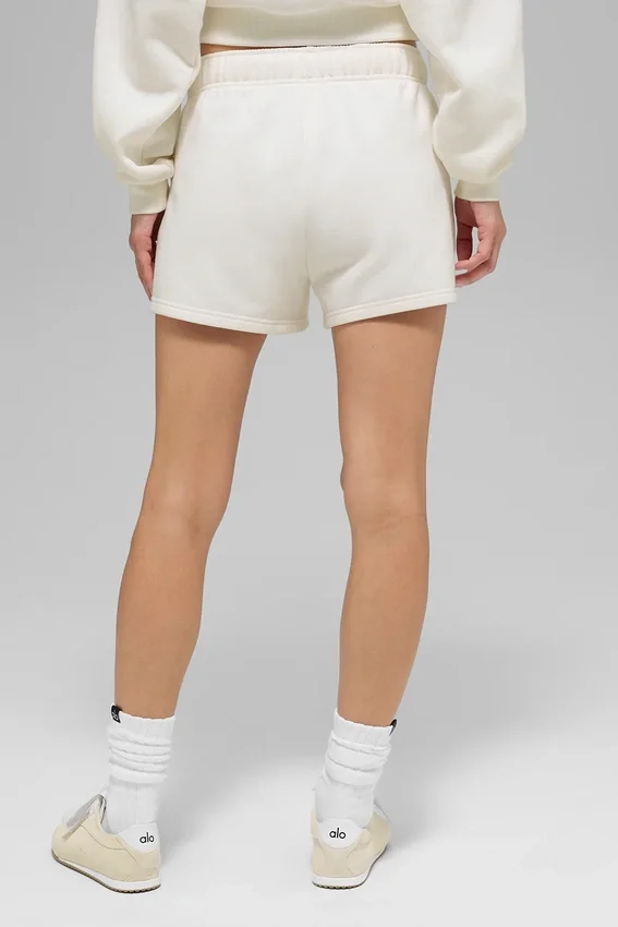 Accolade Shorts – Elfenbein