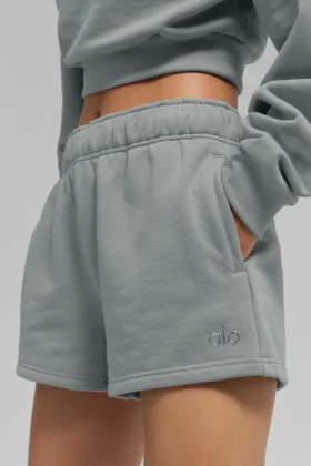 Accolade Shorts – Mondgrau