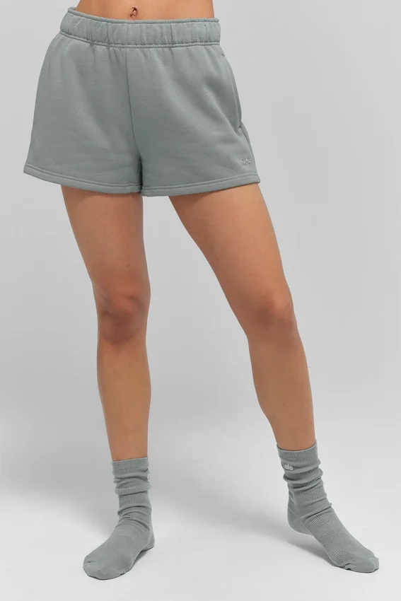 Accolade Shorts – Mondgrau