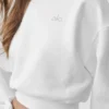 Accolade-Sweatshirt mit Rundhalsausschnitt in verkürzter Passform – Weiß