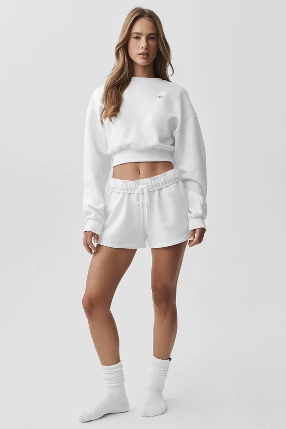 Accolade-Sweatshirt mit Rundhalsausschnitt in verkürzter Passform – Weiß