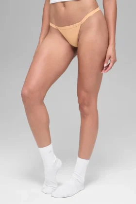 Airbrush Invisible String Thong – Champagner