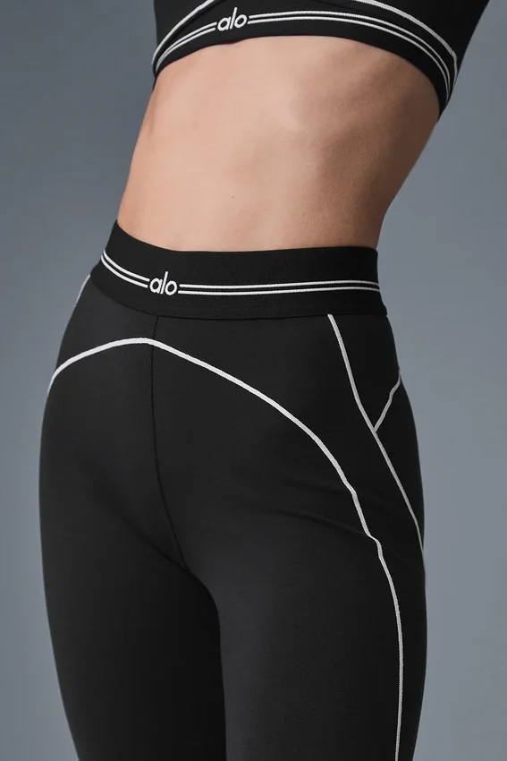 Airbrush-Leggings „Heart Throb“ mit High-Waist-Taille – Schwarz/Weiß