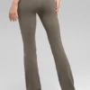 Airbrush Leggings mit hoher Taille und Bootcut-Schnitt – Hellkakao