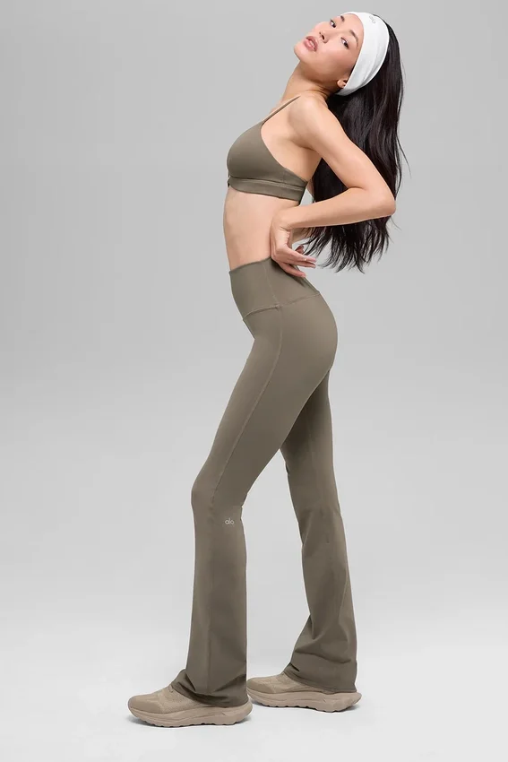 Airbrush Leggings mit hoher Taille und Bootcut-Schnitt – Hellkakao