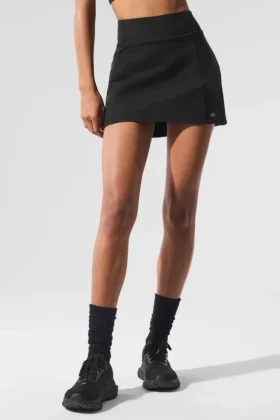 Airbrush-Tennisrock „Good Form“ mit High-Waist-Taille – Schwarz