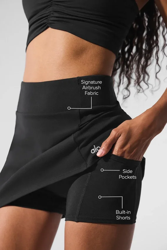 Airbrush-Tennisrock „Good Form“ mit High-Waist-Taille – Schwarz
