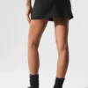 Airbrush-Tennisrock „Good Form“ mit High-Waist-Taille – Schwarz