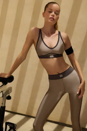 Airlift High-Waist 7/8 Line-up Leggings – Gravel