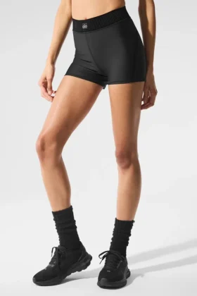 Airlift High-Waist Line-up Shorts – Schwarz
