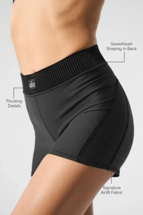 Airlift High-Waist Line-up Shorts – Schwarz