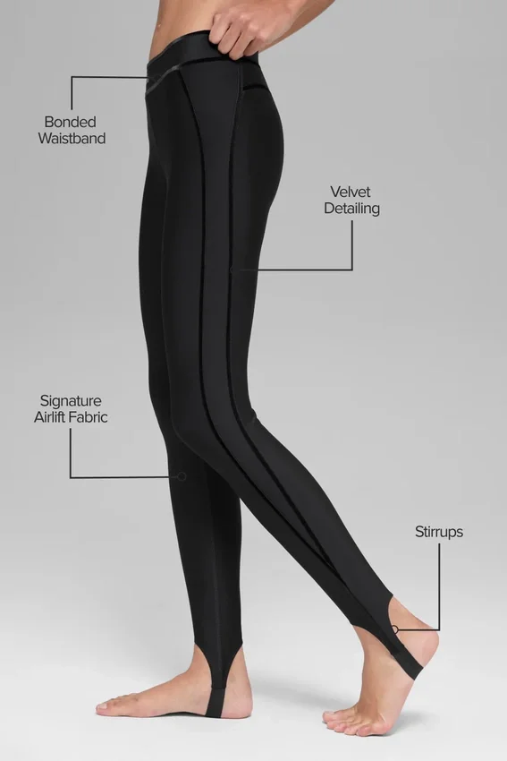 Airlift Love Language Stirrup-Leggings mit High-Waist-Taille – Schwarz