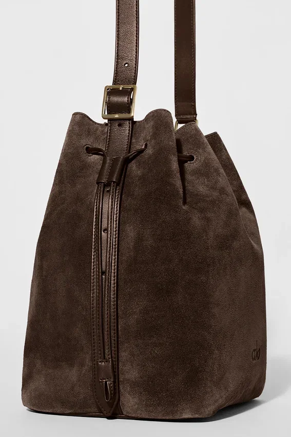 Alo Balance Bucket – Espresso-Wildleder