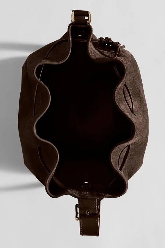Alo Balance Bucket – Espresso-Wildleder