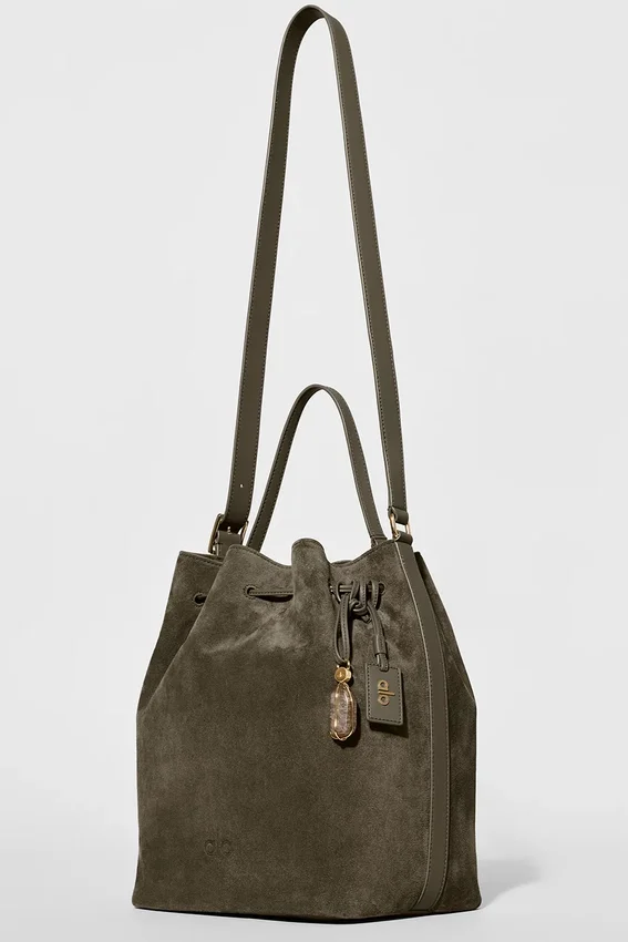 Alo Balance Bucket – Olivenbaum-Wildleder
