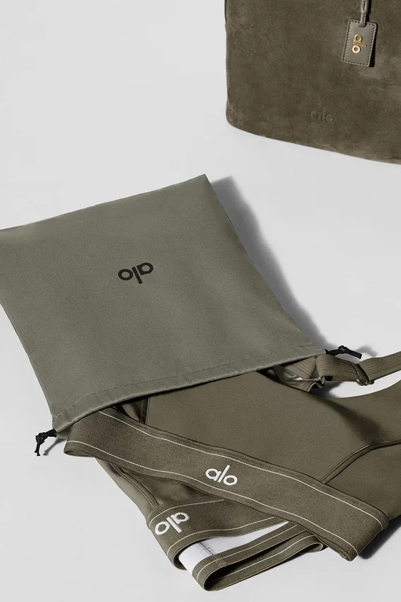 Alo Balance Bucket – Olivenbaum-Wildleder