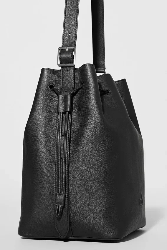Alo Balance Bucket – Schwarzes Leder
