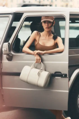 Alo Daily Voyage – Leder in „Bone“
