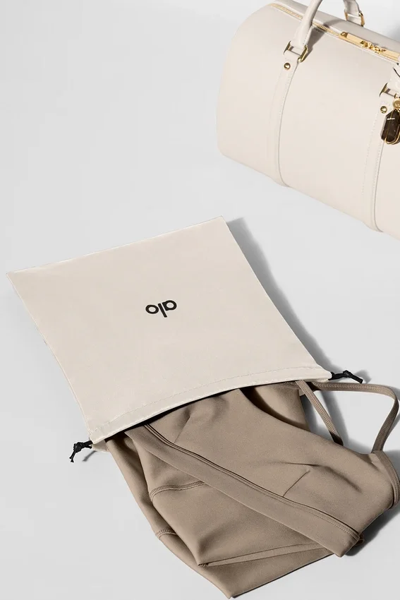 Alo Daily Voyage – Leder in „Bone“