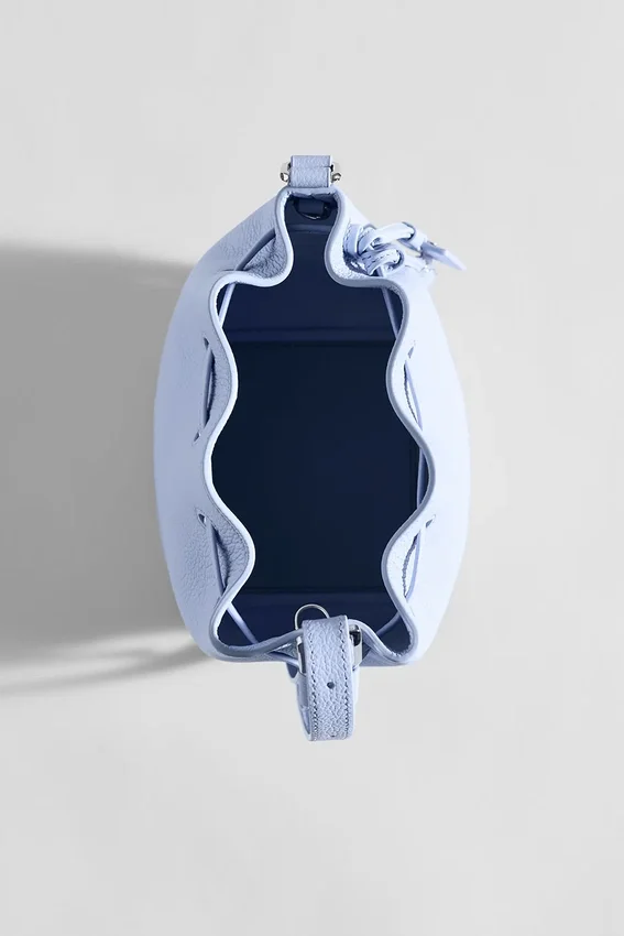 Alo Mini Balance – Hellblaues Provence-Leder