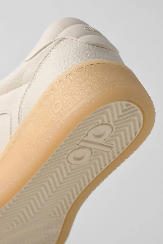 Alo Recovery Mode Sneaker – Clay