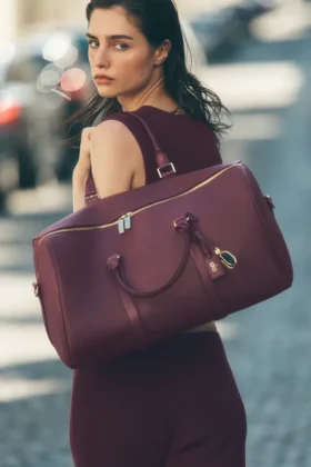 Alo Reisetasche – Bordeaux-Leder