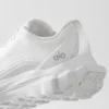 Alo Runner – Weiß/Weiß