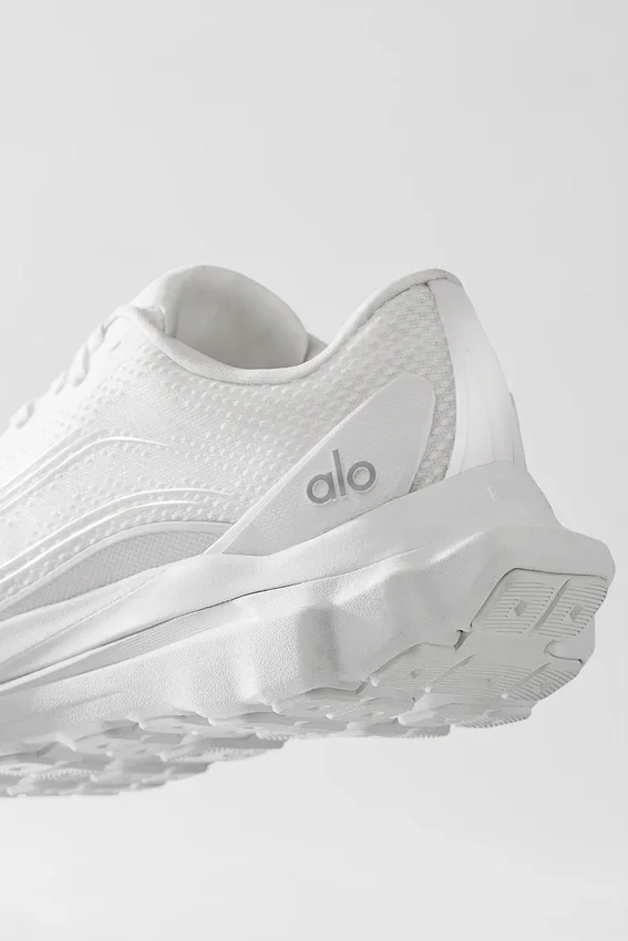 Alo Runner – Weiß/Weiß