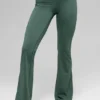 Alo Softsculpt 7/8-Foldover-Flare-Leggings – Clover Green